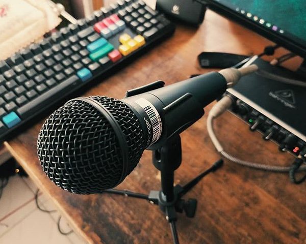 Behringer XM8500 Cardioid Dynamic Vocal Microphone