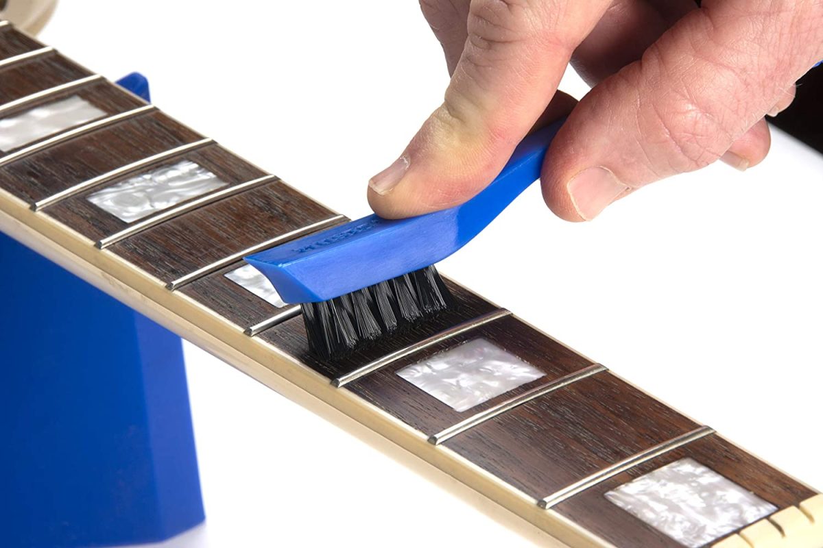 MusicNomad F-ONE Unfinished Fretboard Care Kit-Oil, Cloth, Brush (MN125) - Image 2