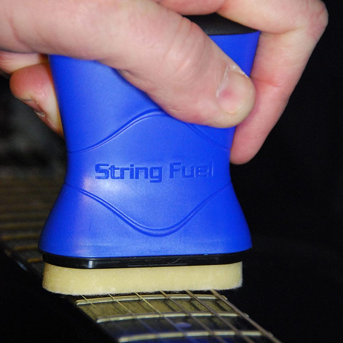 MusicNomad String Fuel Cleaner & Lubricant (MN109) - Image 4