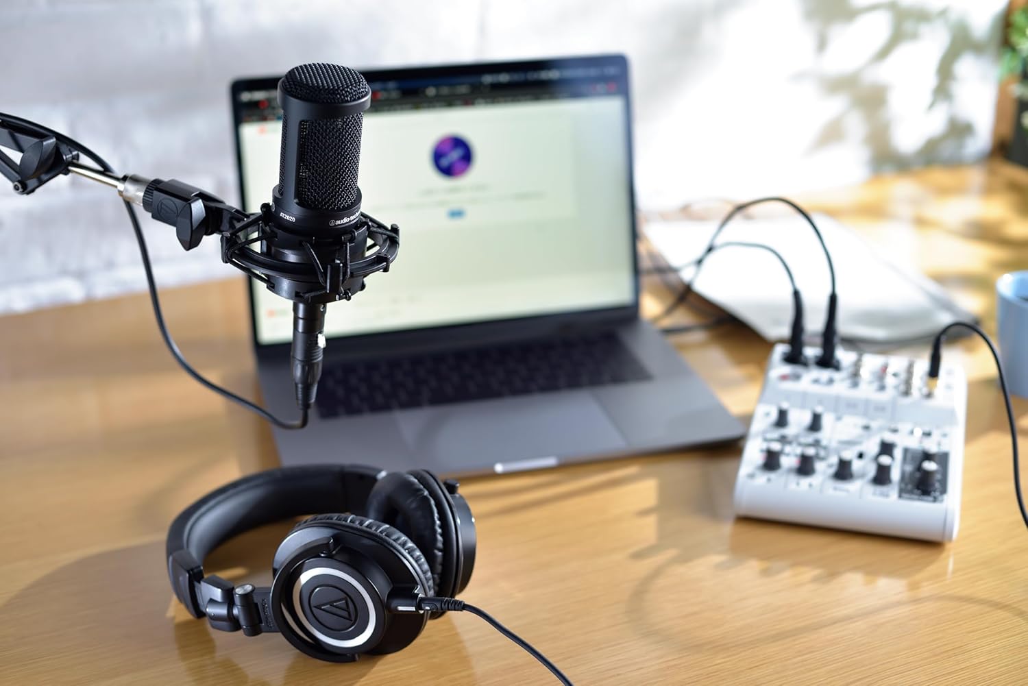 71LGMStmQzL._AC_SL1500_ Audio-Technica AT2020 Cardioid Condenser Studio XLR Microphone, Ideal for Project/Home Studio Applications - Image 5