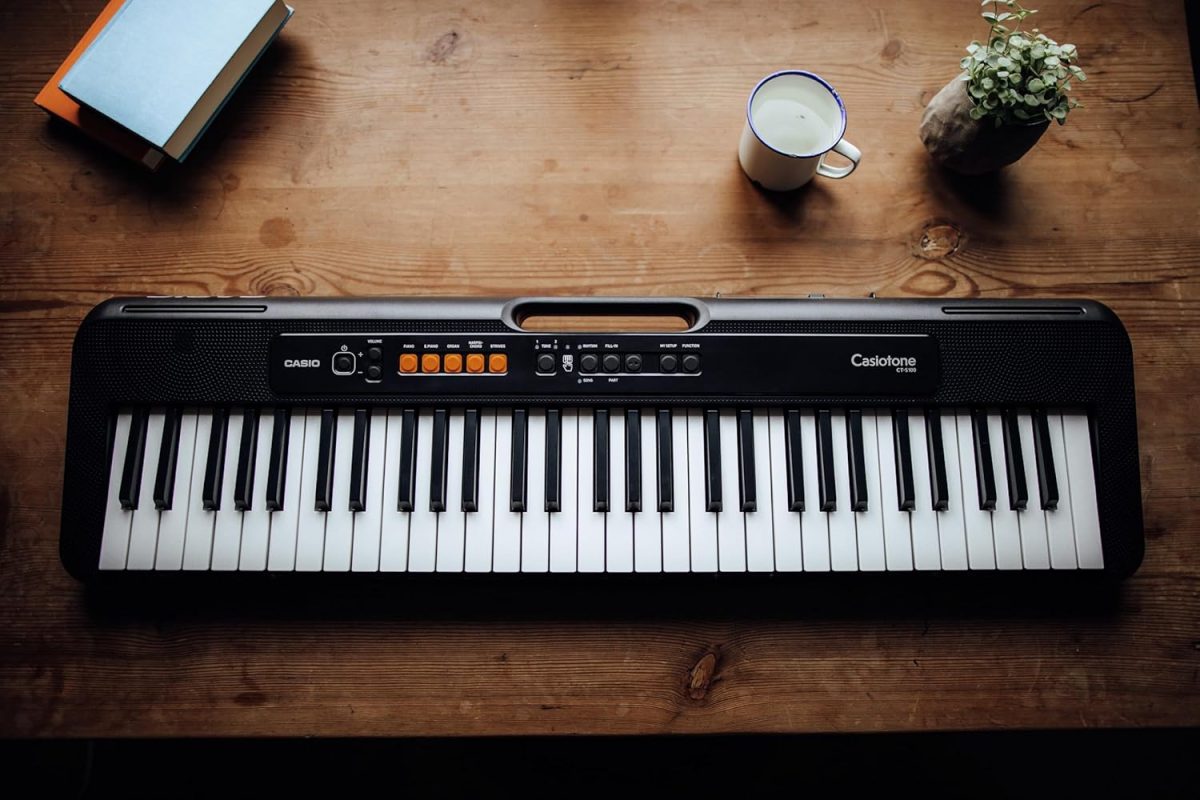 Casio CT-S100 Casiotone 61-Key Portable Keyboard (Black) - Image 7