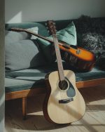 Yamaha F310 Acoustic Guitar – Natural Finish, 6 Steel Strings, Dreadnought Body, Spruce Top with Gloss Finish, Smooth Feel & Balanced Sound - Image 3