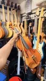 Zest RV-3 Natural Acoustic 4/4 Full-Size Violin – Professional Series - Image 3