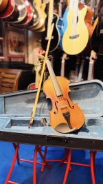 Sara 4/4 Natural Acoustic Violin – Standard Series - Image 2