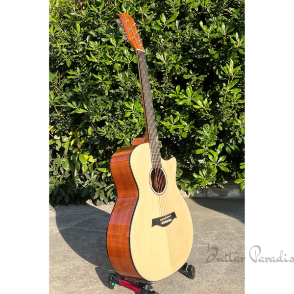 Boult BLT C40 PRO Acoustic Guitar – 40-Inch OM Cutaway Acoustic Guitar with Glossy Spruce Top and Mahogany Body